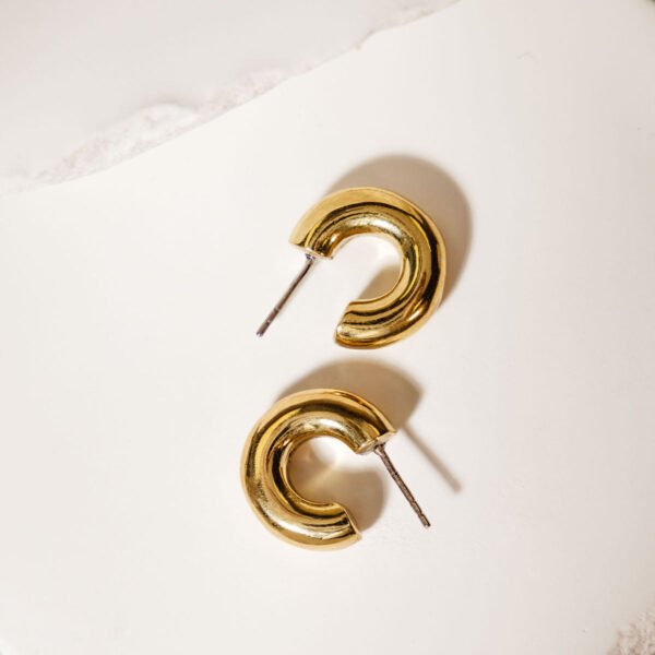 Zuri Gold Huggie Hoop Earrings